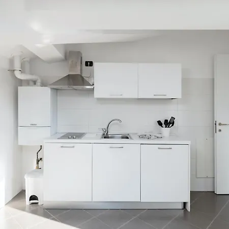 Apartment Plum Guide - Peach Pip *